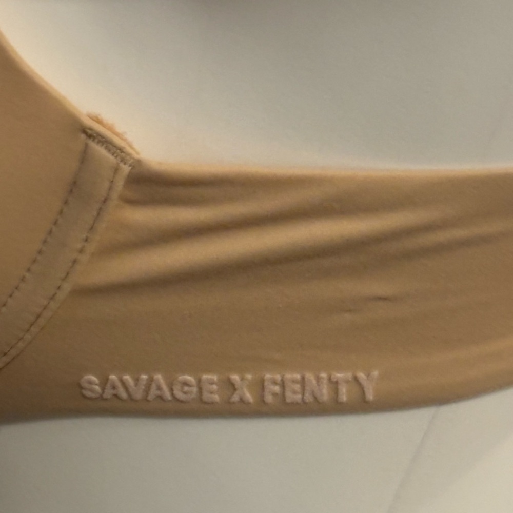 Savage X Fenty Honey Nude Toned Lightly Padded Underwire Bra - Picture 4 of 6